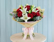 Букет цветов из:  Лилии и Розы #REPLACE_PRED# Горно-Алтайске