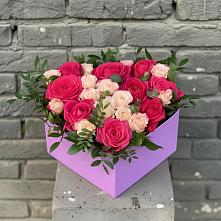 Цветочная композиция из Розы в коробке в Горно-Алтайске