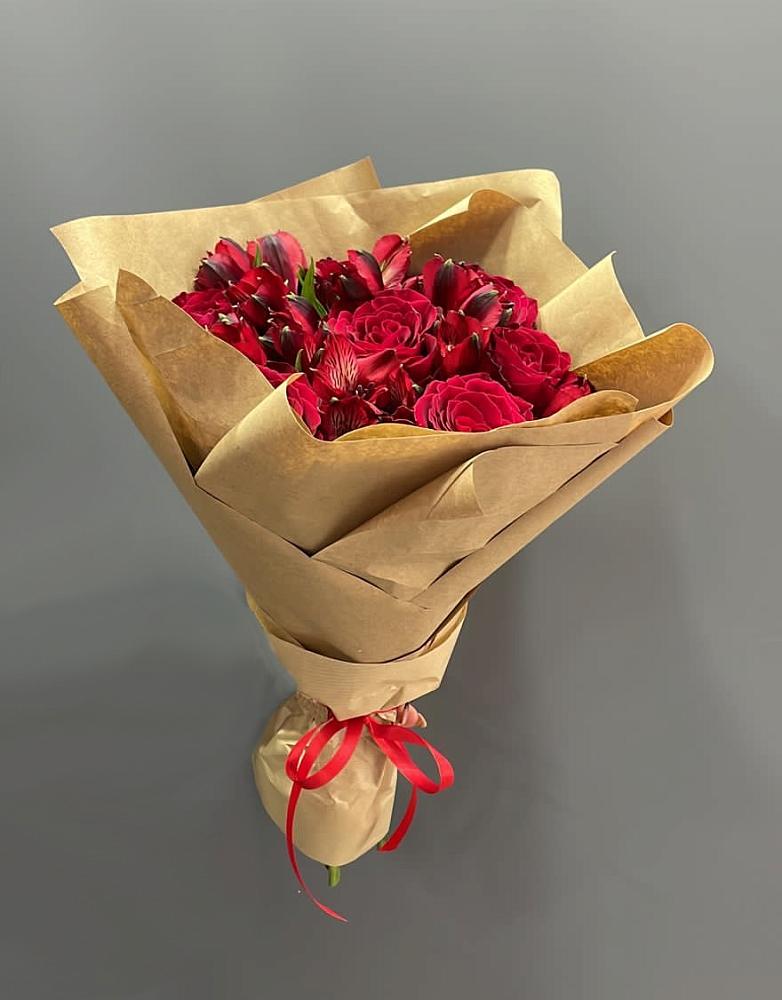 Букет цветов из: Альстромерии и Розы в Горно-Алтайске