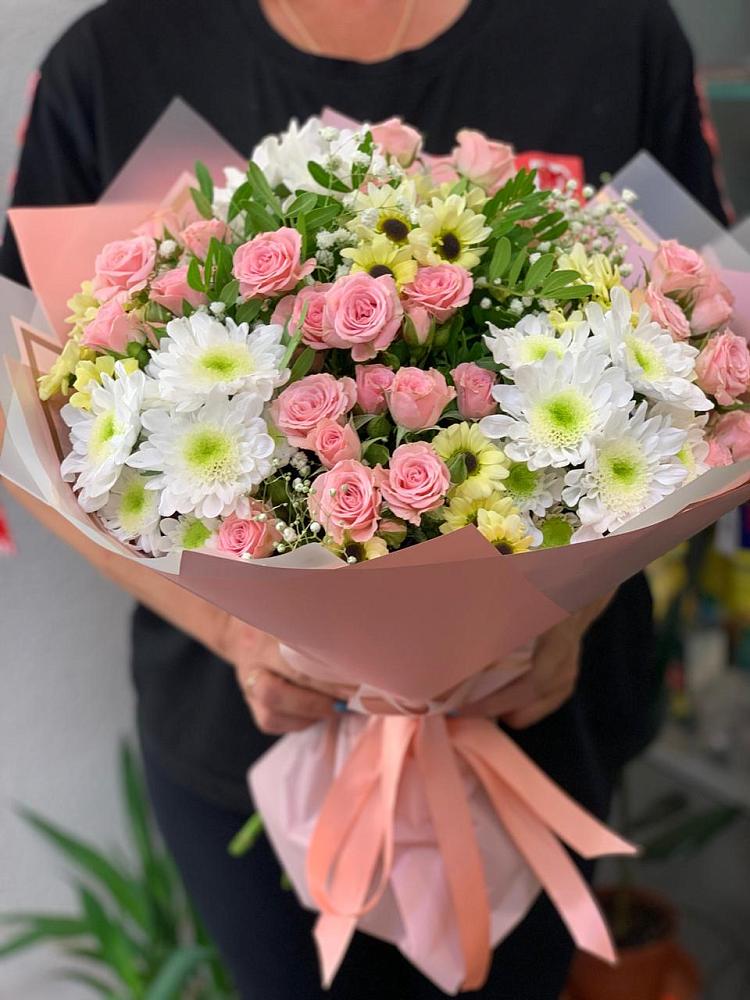 Букет цветов из: Розы и Хризантемы в Горно-Алтайске