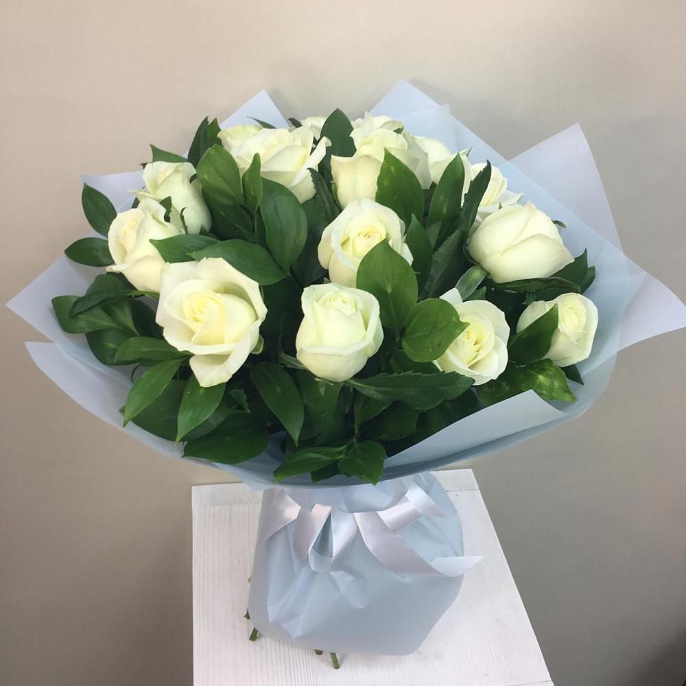 Букет 15 Белых роз Проуд в Горно-Алтайске