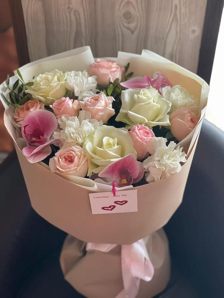 Букет цветов из: Орхидеи, Розы и Гвоздики в Горно-Алтайске