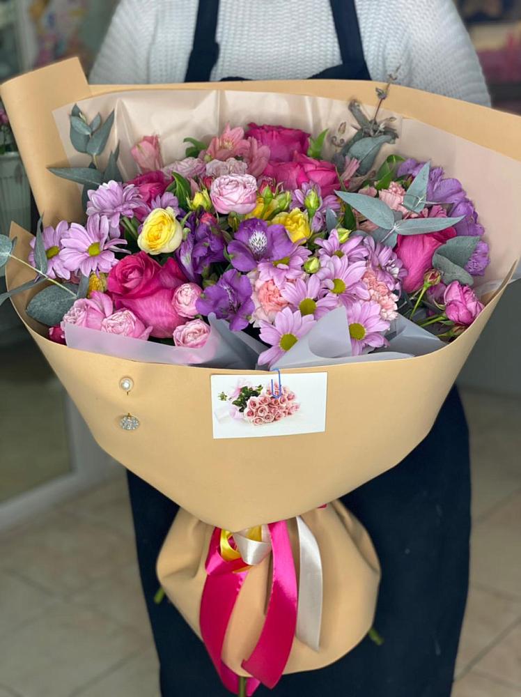 Букет цветов из: Хризантемы, Гвоздики и Альстромерии в Горно-Алтайске