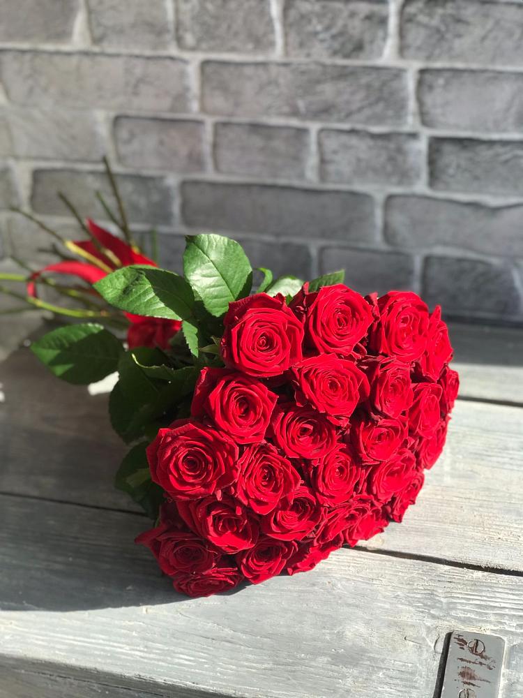 Букет Красные розы Фридом в Горно-Алтайске