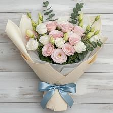 Букет цветов из:  Лизиантусы в Горно-Алтайске