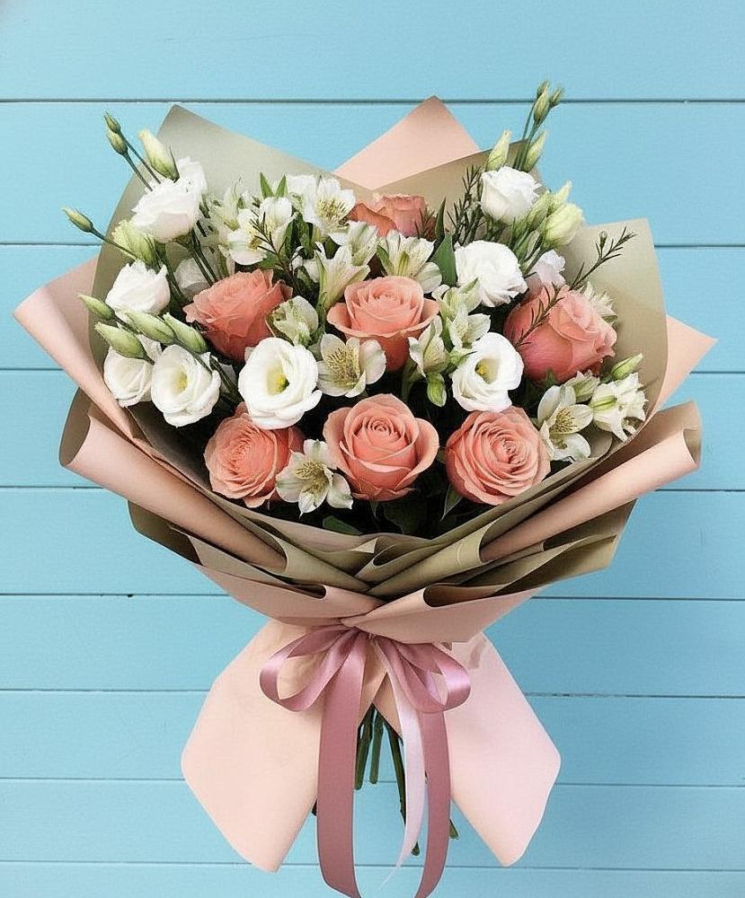 Букет цветов из: Розы, Альстромерии и Лизиантусы в Горно-Алтайске