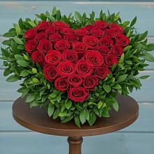 Цветочная композиция из Розы в виде сердца в Горно-Алтайске