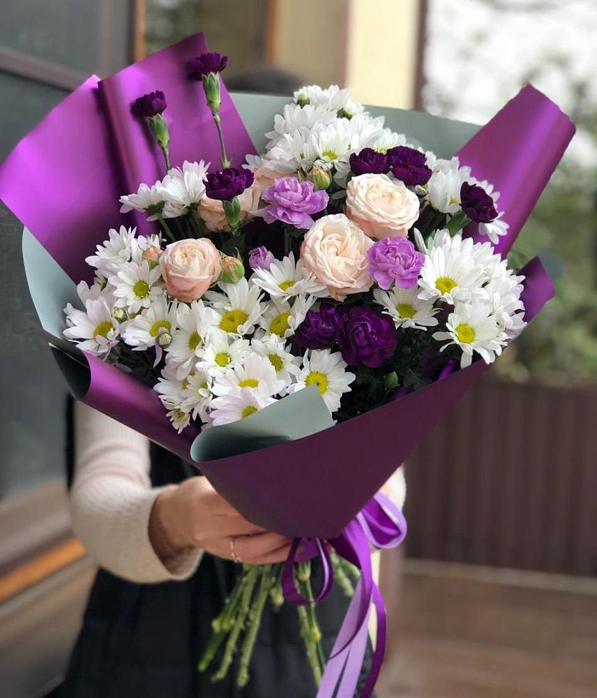 Букет цветов из: Хризантемы, Гвоздики и Розы в Горно-Алтайске