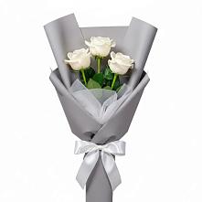 Букет 3 белые розы в Горно-Алтайске