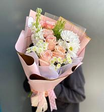 Букет цветов из:  Хризантемы и Розы в Горно-Алтайске