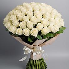 Букет 101 беля роза Белоснежка в Горно-Алтайске
