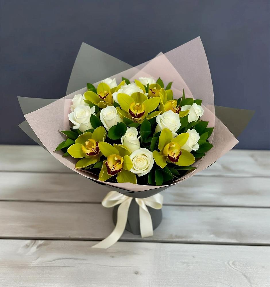 Букет цветов из: Орхидеи и Розы в Горно-Алтайске