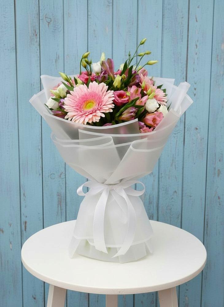 Букет цветов из: Герберы, Альстромерии и Лизиантусы в Горно-Алтайске