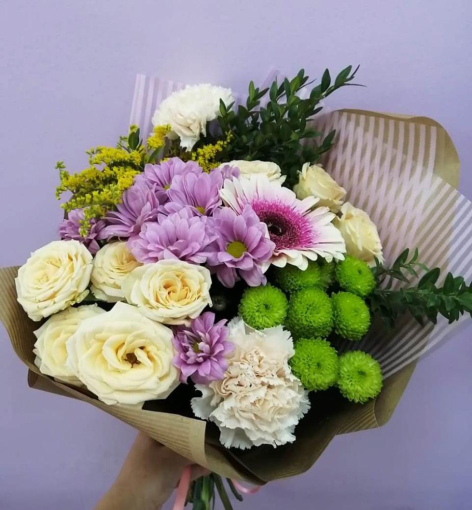 Букет цветов из: Хризантемы, Розы, Гвоздики и Герберы в Горно-Алтайске