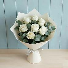 Букет Белые розы в Эвкалипте в Горно-Алтайске