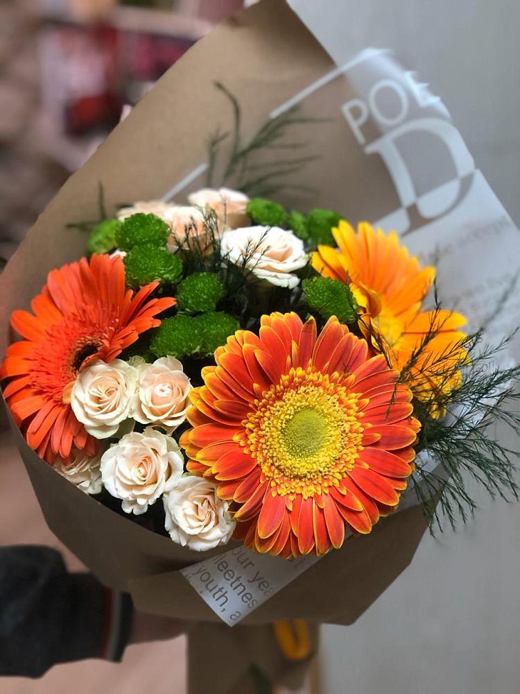 Букет цветов из: Герберы, Хризантемы и Розы в Горно-Алтайске