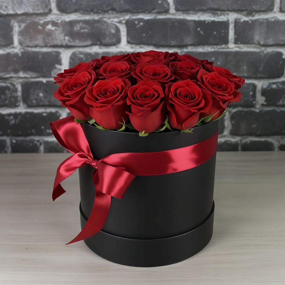 Цветочная композиция из Розы в шляпной коробке в Горно-Алтайске