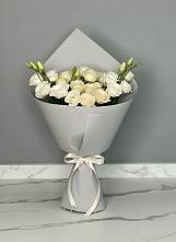 Букет цветов из:  Розы и Лизиантусы в Горно-Алтайске